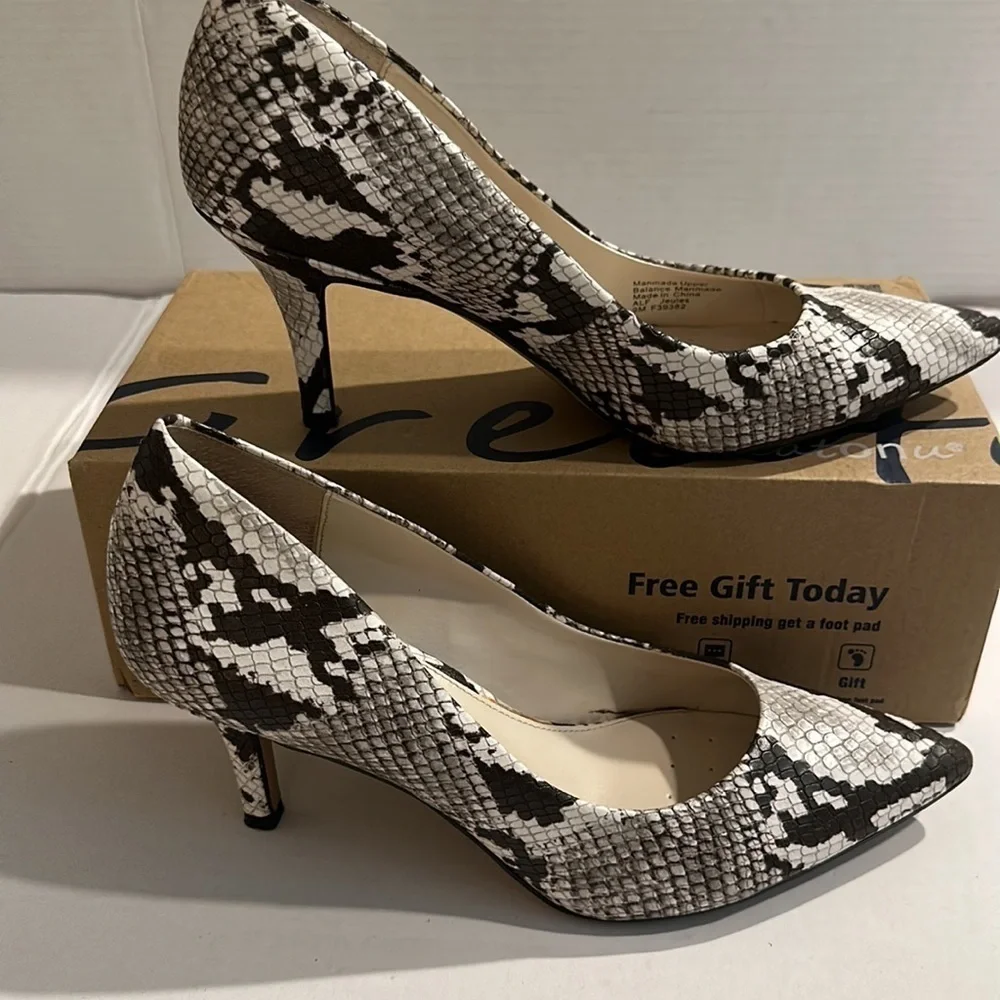 Alfani Step and Flex heels pre owned - Picture 5 of 6